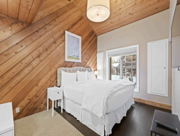 Beaver Creek Luxury Vacation Accommodation 200 Yard to Lift